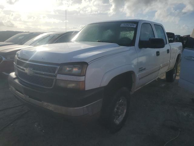 CHEVROLET SILVERADO 2005 with VIN 1GCHK23245F843077 - Photo from auction