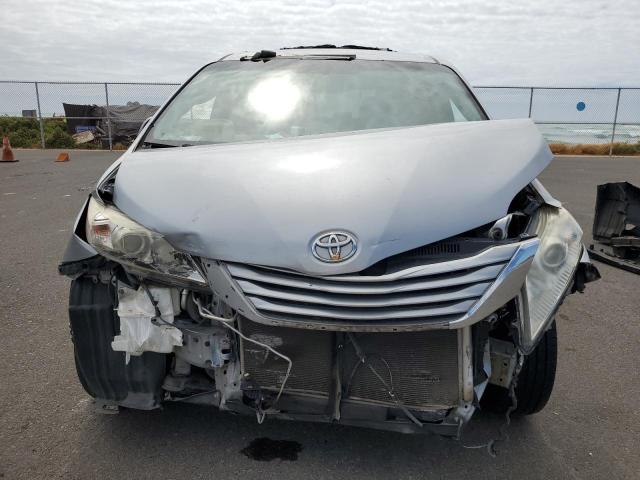 Photo 5 from auction – 2017 TOYOTA SIENNA LE with VIN 5TDKZ3DC1HS896452