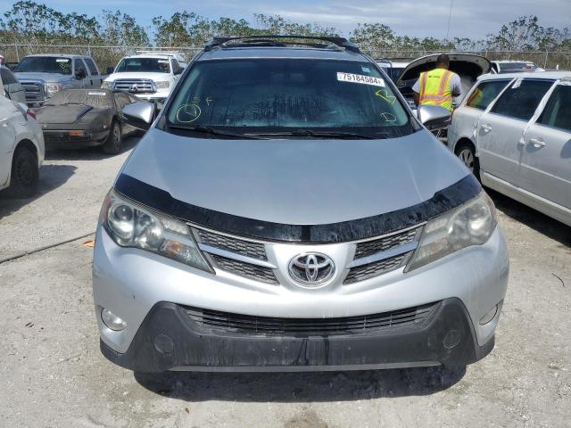 Photo 5 from auction – 2015 TOYOTA RAV4 XLE with VIN JTMRFREV7FJ040304