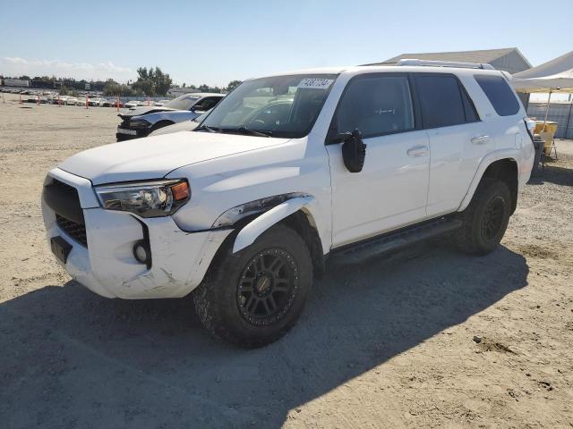 TOYOTA 4RUNNER SR 2015 with VIN JTEBU5JR3F5205276 - Photo from auction