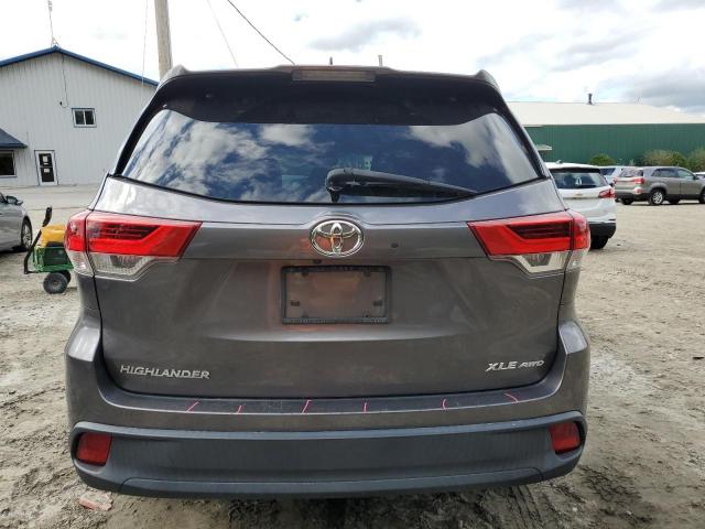Photo 6 from auction – 2018 TOYOTA HIGHLANDER with VIN 5TDJZRFH3JS875194