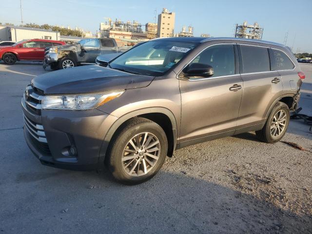 Photo 1 from auction – 2019 TOYOTA HIGHLANDER with VIN 5TDKZRFH2KS368003