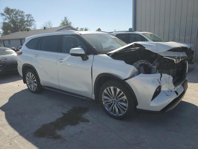 Photo 4 from auction – 2023 TOYOTA HIGHLANDER with VIN 5TDKDRBH6PS005943