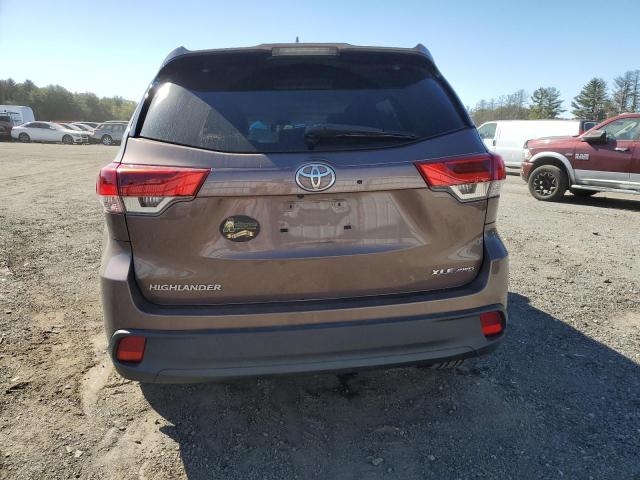 Photo 6 from auction – 2017 TOYOTA HIGHLANDER with VIN 5TDJZRFH1HS434951