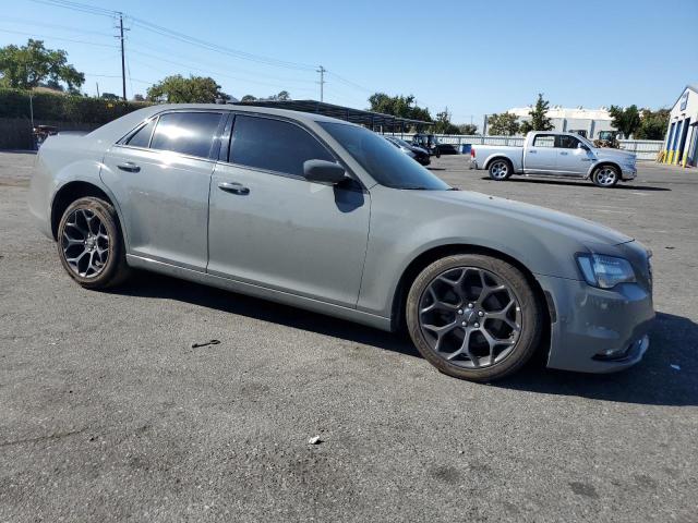 Снимка 4 от търг – 2019 CHRYSLER 300 S с VIN 2C3CCABG1KH562898