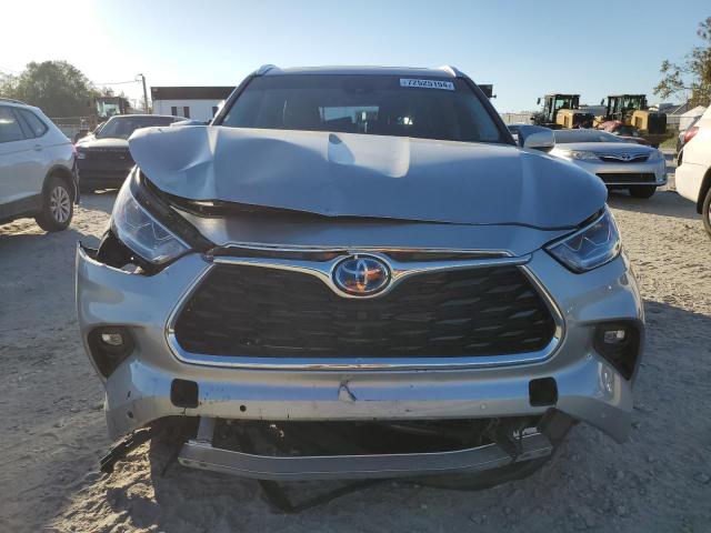 Photo 5 from auction – 2024 TOYOTA HIGHLANDER with VIN 5TDYARAH1RS024519