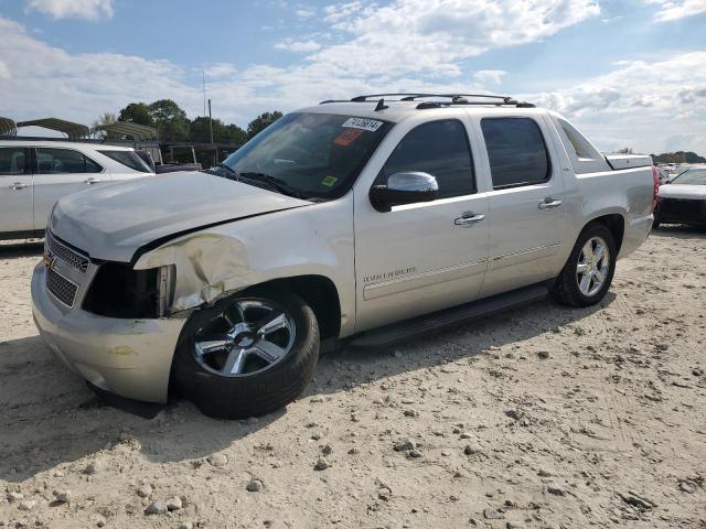 CHEVROLET AVALANCHE 2011 with VIN 3GNTKGE39BG302847 - Photo from auction