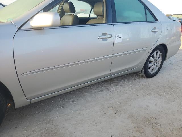 Photo 12 from auction – 2002 TOYOTA CAMRY LE with VIN 4T1BF30K42U522955