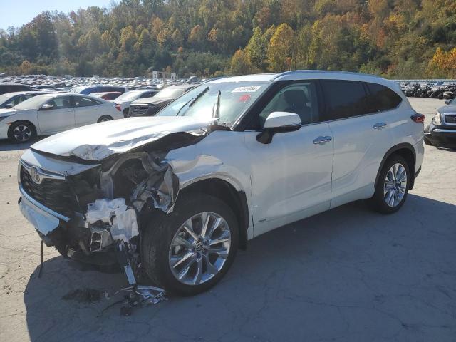 TOYOTA HIGHLANDER 2023 with VIN 5TDXBRCH6PS123999 - Photo from auction