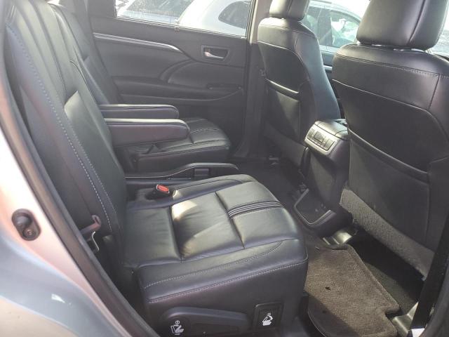 Photo 11 from auction – 2017 TOYOTA HIGHLANDER with VIN 5TDKZRFH9HS508329