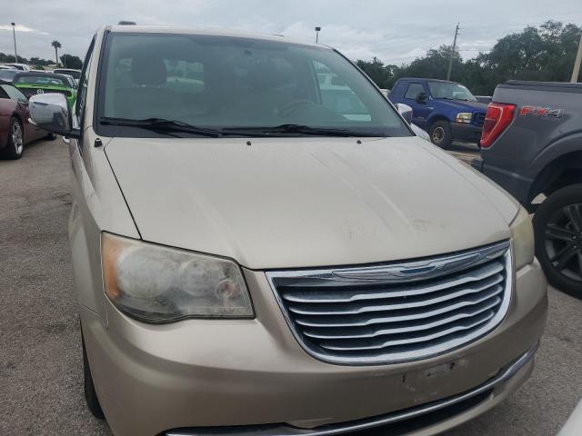 Photo 5 from auction – 2014 CHRYSLER TOWN & COU with VIN 2C4RC1CG1ER372568