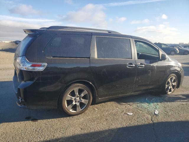 Photo 3 from auction – 2017 TOYOTA SIENNA SE with VIN 5TDXZ3DC3HS879335