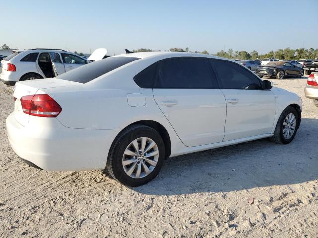 Photo 3 from auction – 2015 VOLKSWAGEN PASSAT S with VIN 1VWAT7A35FC019886