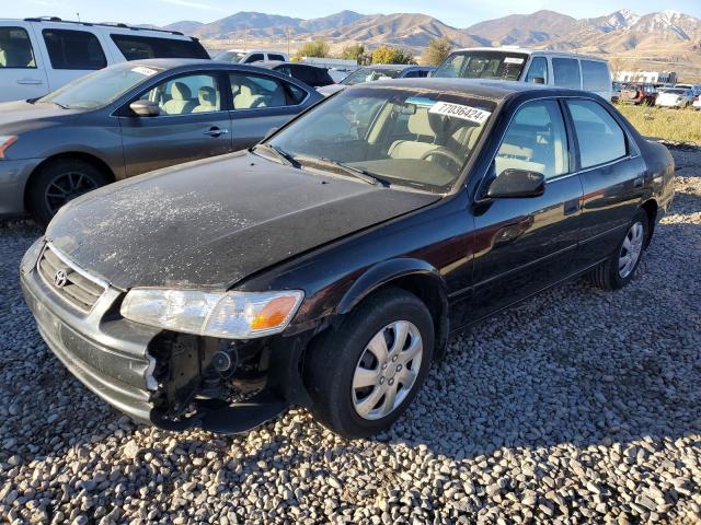 TOYOTA CAMRY CE 2000 with VIN 4T1BG22K8YU979345 - Photo from auction