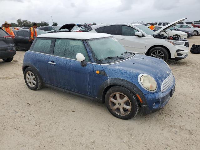 Photo 4 from auction – 2007 MINI COOPER with VIN WMWMF33577TT54788
