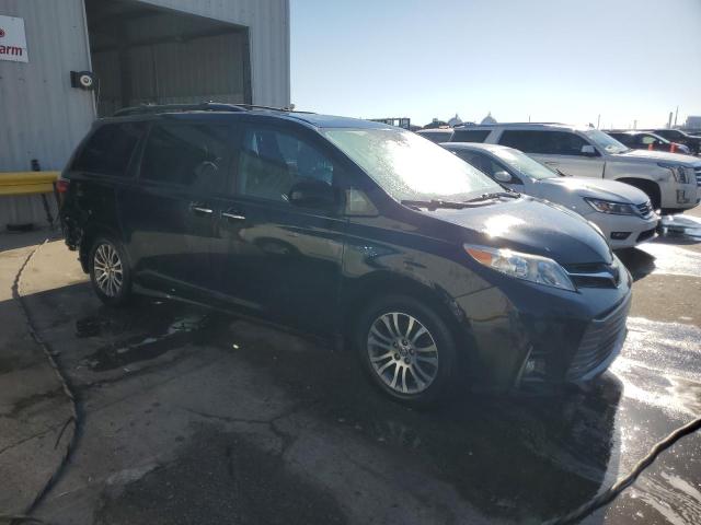 Photo 4 from auction – 2018 TOYOTA SIENNA XLE with VIN 5TDYZ3DC6JS918364