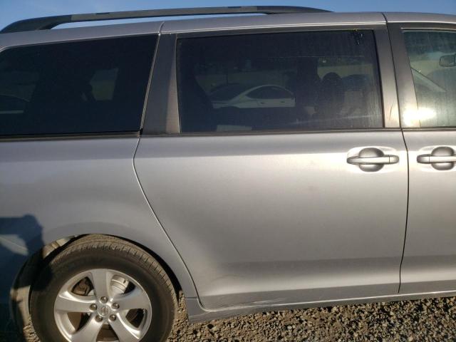 Photo 11 from auction – 2015 TOYOTA SIENNA LE with VIN 5TDKK3DC9FS547167