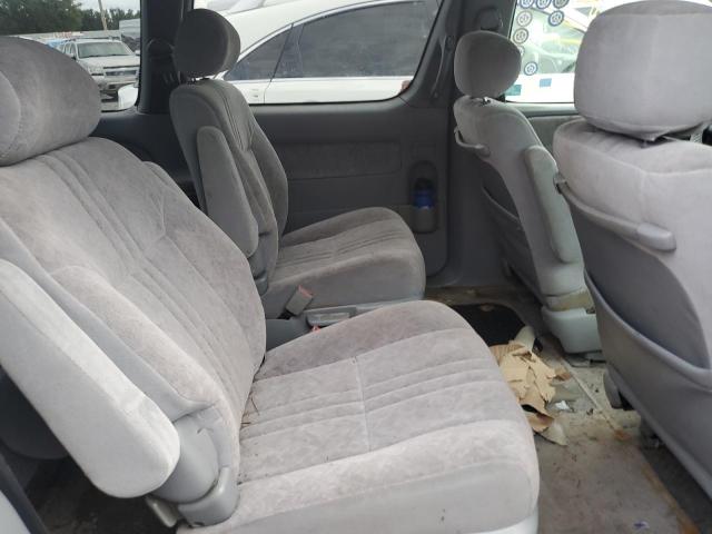 Photo 11 from auction – 2000 TOYOTA SIENNA LE with VIN 4T3ZF13C6YU258905