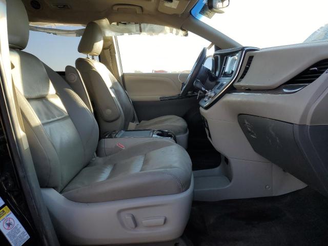Photo 7 from auction – 2017 TOYOTA SIENNA XLE with VIN 5TDDZ3DC0HS181669