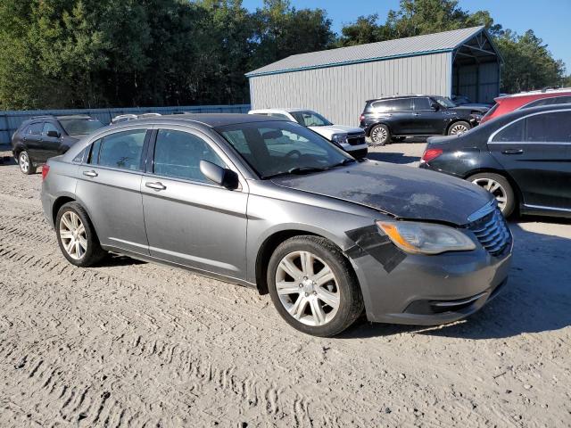 Photo 4 from auction – 2013 CHRYSLER 200 LX with VIN 1C3CCBAB6DN698157