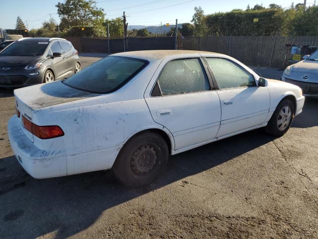 Photo 3 from auction – 2000 TOYOTA CAMRY CE with VIN JT2BG22K2Y0439722