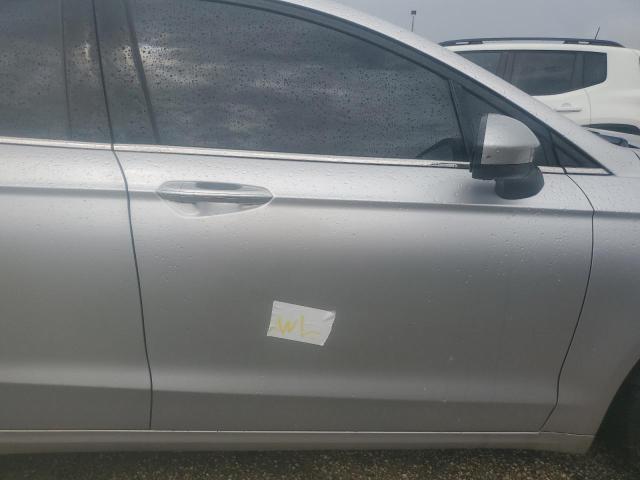 Photo 12 from auction – 2017 FORD FUSION SE with VIN 3FA6P0H72HR411151