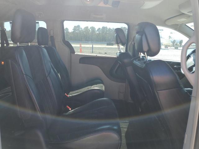 Photo 11 from auction – 2015 CHRYSLER TOWN & COU with VIN 2C4RC1JG7FR742099
