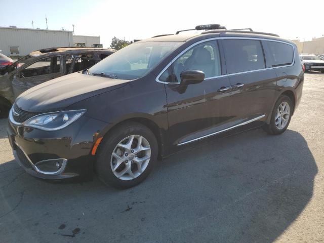 CHRYSLER PACIFICA T 2017 with VIN 2C4RC1BG9HR593311 - Photo from auction