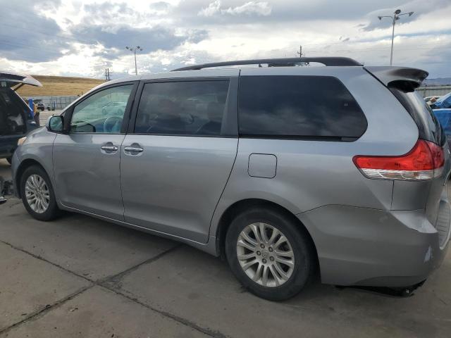 Photo 2 from auction – 2011 TOYOTA SIENNA XLE with VIN 5TDYK3DC1BS101728