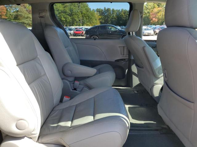 Photo 11 from auction – 2016 TOYOTA SIENNA XLE with VIN 5TDDK3DCXGS130571