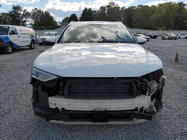 Photo 5 from auction – 2019 AUDI E-TRON PRE with VIN WA1LAAGE7KB017610