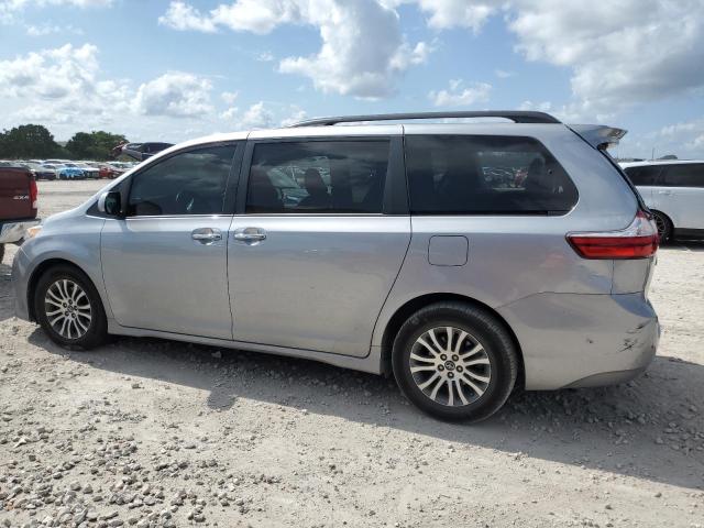 Photo 2 from auction – 2018 TOYOTA SIENNA XLE with VIN 5TDYZ3DC4JS942775