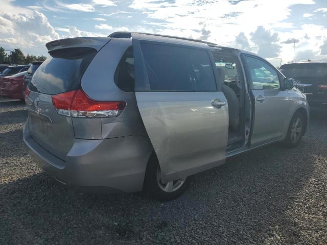Photo 3 from auction – 2014 TOYOTA SIENNA LE with VIN 5TDKK3DC7ES413059