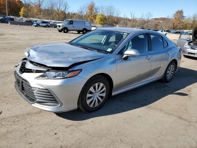 Photo 1 from auction – 2022 TOYOTA CAMRY LE with VIN 4T1C31AK2NU599036