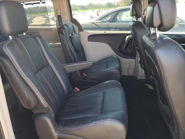 Photo 11 from auction – 2016 CHRYSLER TOWN & COU with VIN 2C4RC1BG1GR121814
