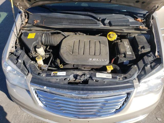 Photo 12 from auction – 2015 CHRYSLER TOWN & COU with VIN 2C4RC1BG1FR544472