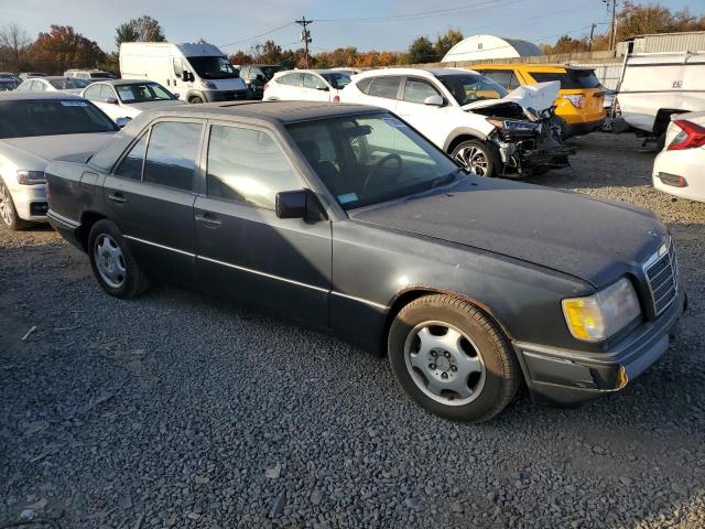Photo 4 from auction – 1995 MERCEDES-BENZ E 320 BASE with VIN WDBEA32E4SC245977