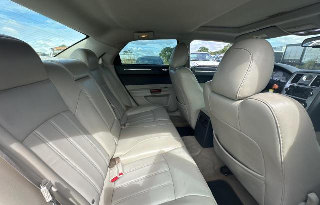 Foto 6 de la subasta – 2007 CHRYSLER 300C con VIN 2C3KA63H57H698027