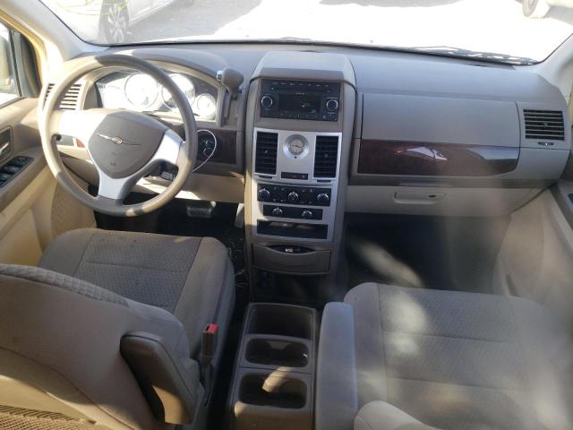 Photo 8 from auction – 2010 CHRYSLER TOWN & COU with VIN 2A4RR2D11AR448650