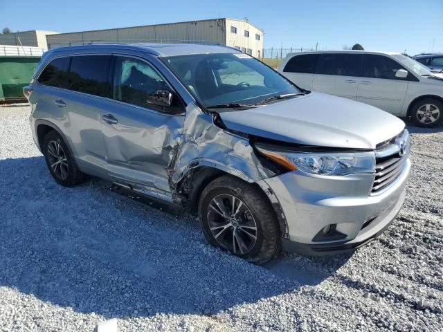 Photo 4 from auction – 2016 TOYOTA HIGHLANDER with VIN 5TDKKRFH3GS121536