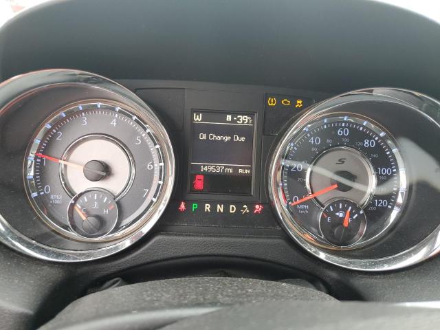 Photo 9 from auction – 2015 CHRYSLER TOWN & COU with VIN 2C4RC1HG3FR522335