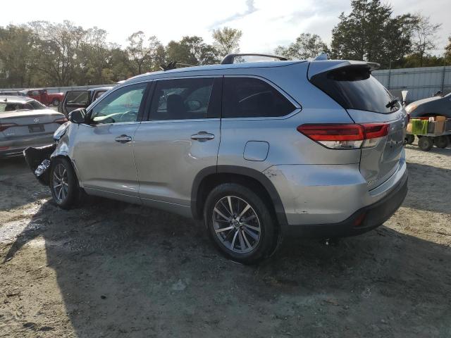 Photo 2 from auction – 2018 TOYOTA HIGHLANDER with VIN 5TDKZRFH6JS280960