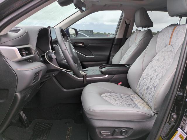 Photo 7 from auction – 2023 TOYOTA HIGHLANDER with VIN 5TDAARAH7PS520827