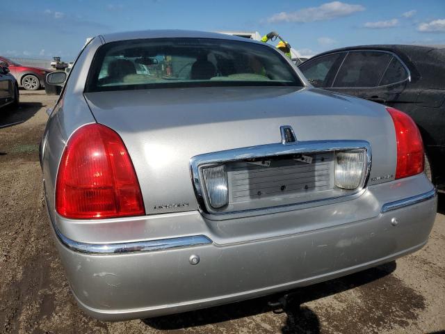 Photo 6 from auction – 2003 LINCOLN TOWN CAR C with VIN 1LNHM83W53Y620558