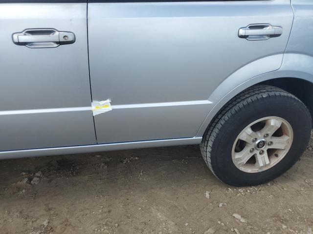 Photo 13 from auction – 2004 KIA SORENTO EX with VIN KNDJD733245292430