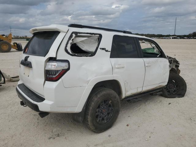 Photo 3 from auction – 2019 TOYOTA 4RUNNER SR with VIN JTEBU5JR9K5708577