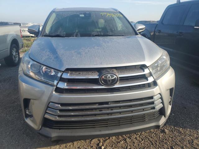 Photo 5 from auction – 2019 TOYOTA HIGHLANDER with VIN 5TDDZRFH3KS976170