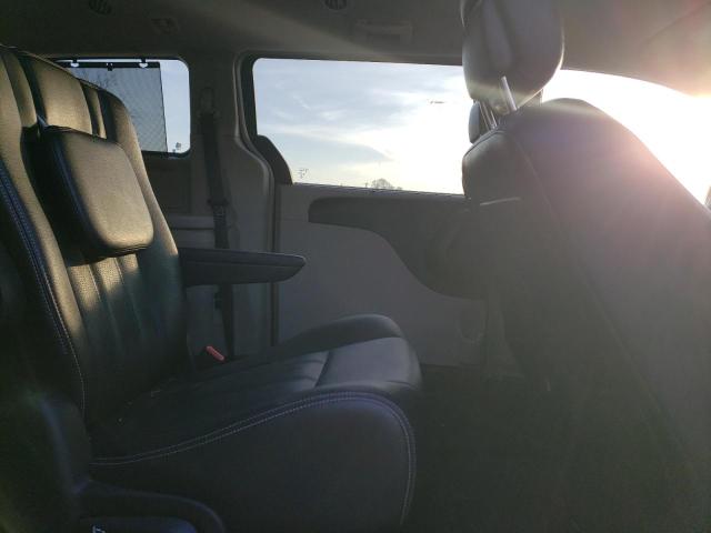 Photo 11 from auction – 2015 CHRYSLER TOWN & COU with VIN 2C4RC1CG8FR602737