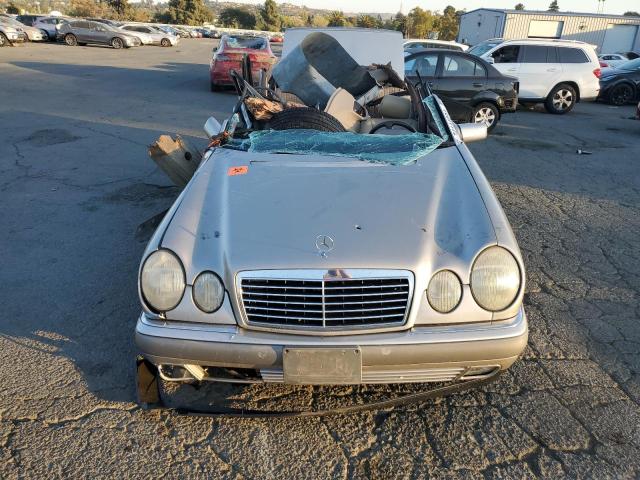 Photo 5 from auction – 1997 MERCEDES-BENZ E 320 with VIN WDBJF55F8VA415967