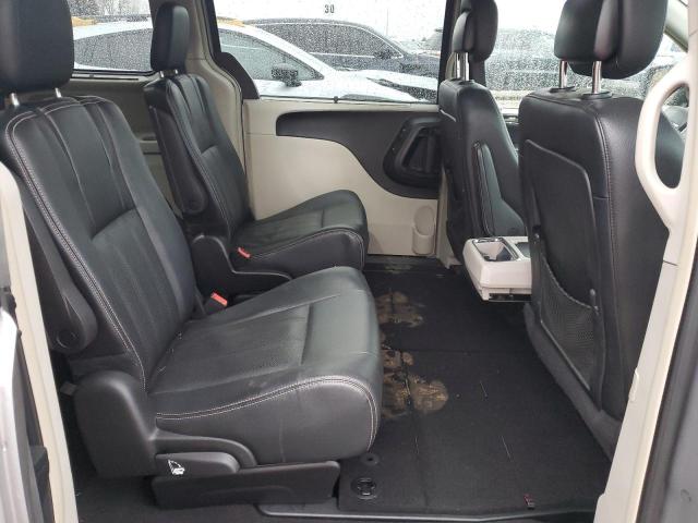 Photo 11 from auction – 2016 CHRYSLER TOWN & COU with VIN 2C4RC1CG9GR177191